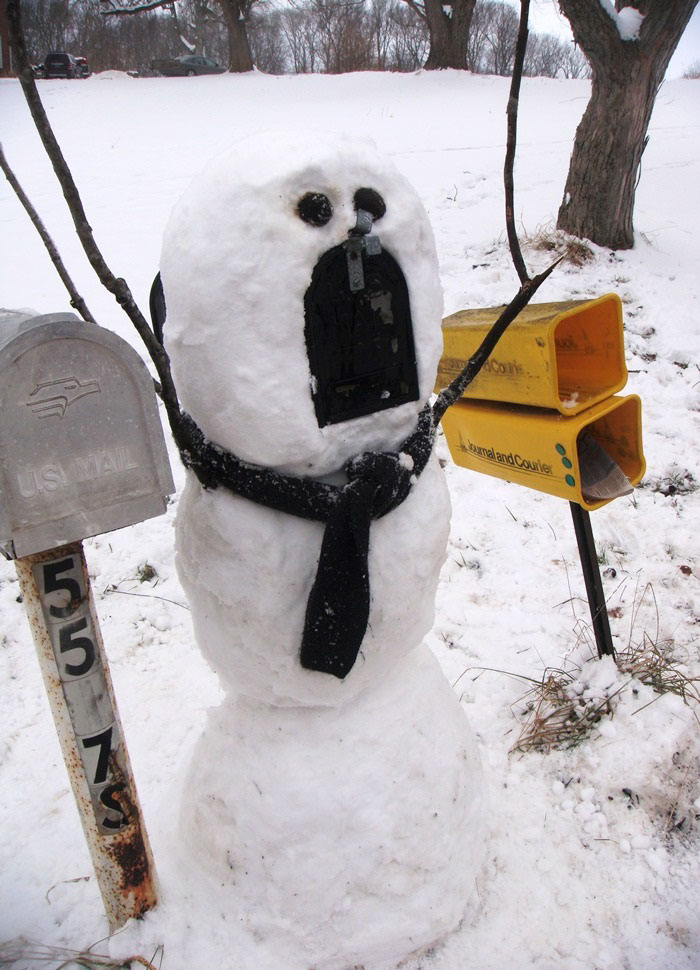 92 Hilariously Creative Snowmen That Would Make Calvin And Hobbes Proud