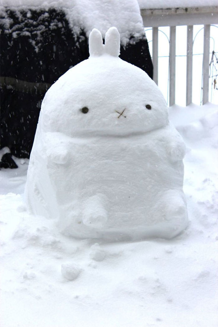 92 Hilariously Creative Snowmen That Would Make Calvin And Hobbes Proud
