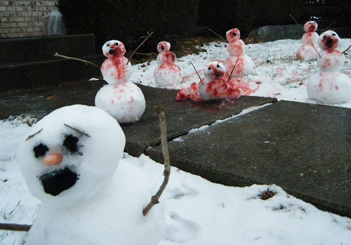 92 Hilariously Creative Snowmen That Would Make Calvin And Hobbes Proud