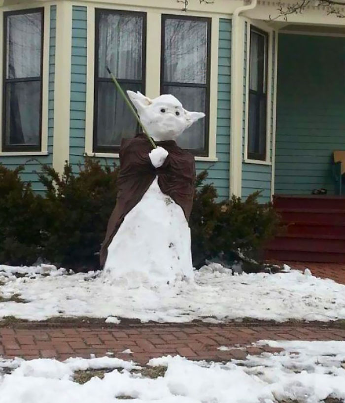92 Hilariously Creative Snowmen That Would Make Calvin And Hobbes Proud