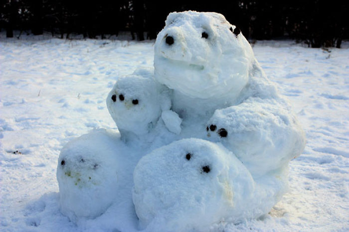 92 Hilariously Creative Snowmen That Would Make Calvin And Hobbes Proud