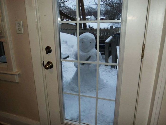 92 Hilariously Creative Snowmen That Would Make Calvin And Hobbes Proud