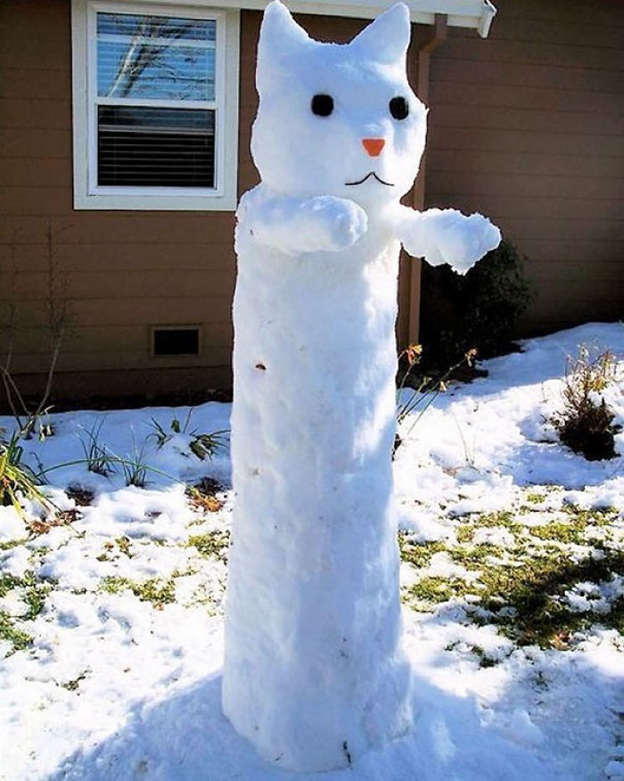 92 Hilariously Creative Snowmen That Would Make Calvin And Hobbes Proud