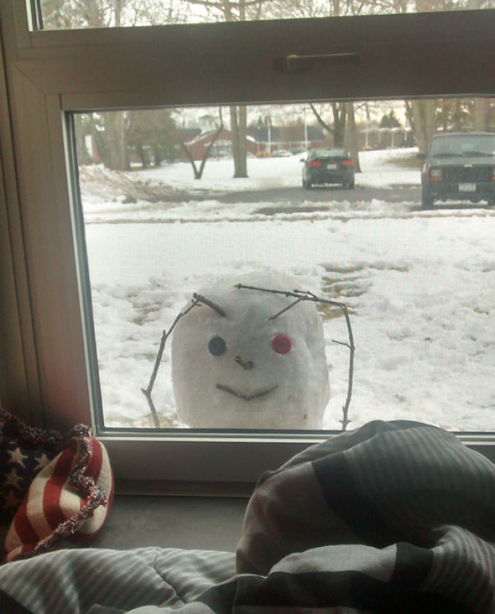 92 Hilariously Creative Snowmen That Would Make Calvin And Hobbes Proud