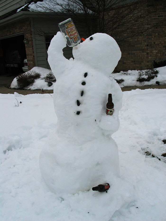 92 Hilariously Creative Snowmen That Would Make Calvin And Hobbes Proud