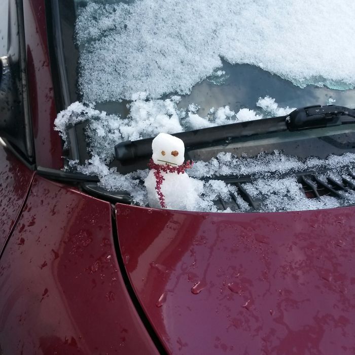 92 Hilariously Creative Snowmen That Would Make Calvin And Hobbes Proud