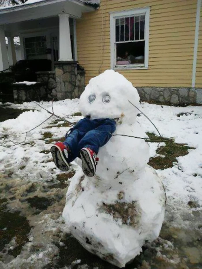 92 Hilariously Creative Snowmen That Would Make Calvin And Hobbes Proud