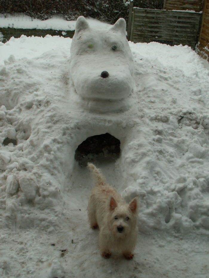 92 Hilariously Creative Snowmen That Would Make Calvin And Hobbes Proud