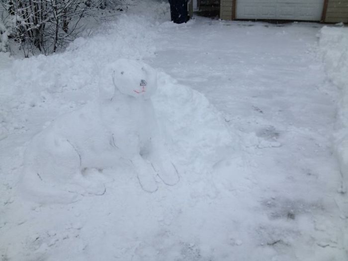 92 Hilariously Creative Snowmen That Would Make Calvin And Hobbes Proud