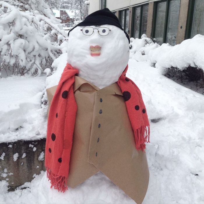 92 Hilariously Creative Snowmen That Would Make Calvin And Hobbes Proud