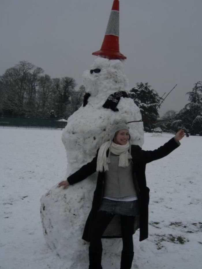 92 Hilariously Creative Snowmen That Would Make Calvin And Hobbes Proud
