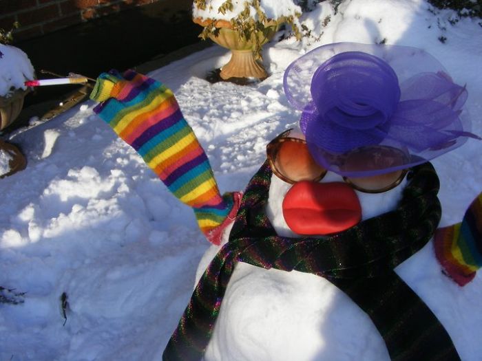 92 Hilariously Creative Snowmen That Would Make Calvin And Hobbes Proud
