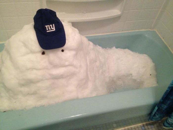 92 Hilariously Creative Snowmen That Would Make Calvin And Hobbes Proud