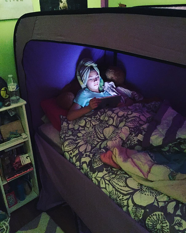 “Privacy Bed” That Converts Into A Fort Is A Dream Come True For People With Anxiety