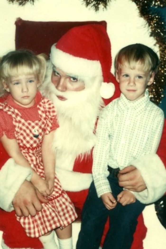 43 Creepiest Santas And The Kids They Terrorize 43 Creepiest Santas And The Kids They Terrorize