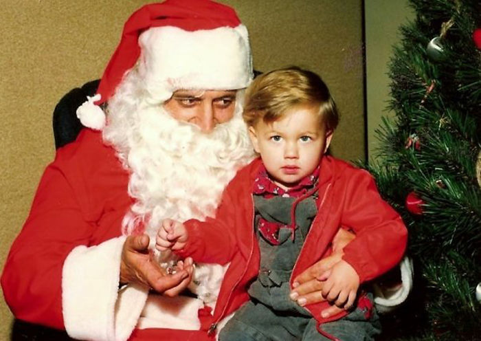 43 Creepiest Santas And The Kids They Terrorize 43 Creepiest Santas And The Kids They Terrorize