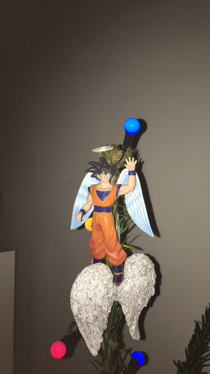 34 Of The Most Creative Christmas Tree Toppers Ever 34 Of The Most Creative Christmas Tree Toppers Ever