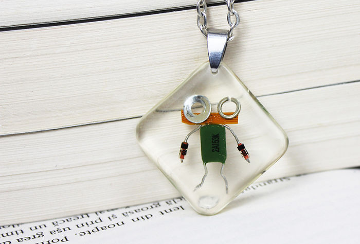 I Turned Electronic Waste Into Tiny Robots I Turned Electronic Waste Into Tiny Robots