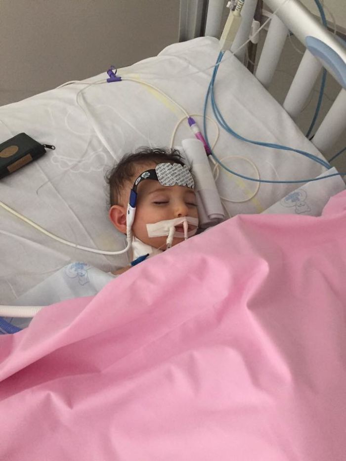 One-Year-Old Wakes Up From Medical Induced Coma Just Before Being Taken Off Life Support One-Year-Old Wakes Up From Medical Induced Coma Just Before Being Taken Off Life Support