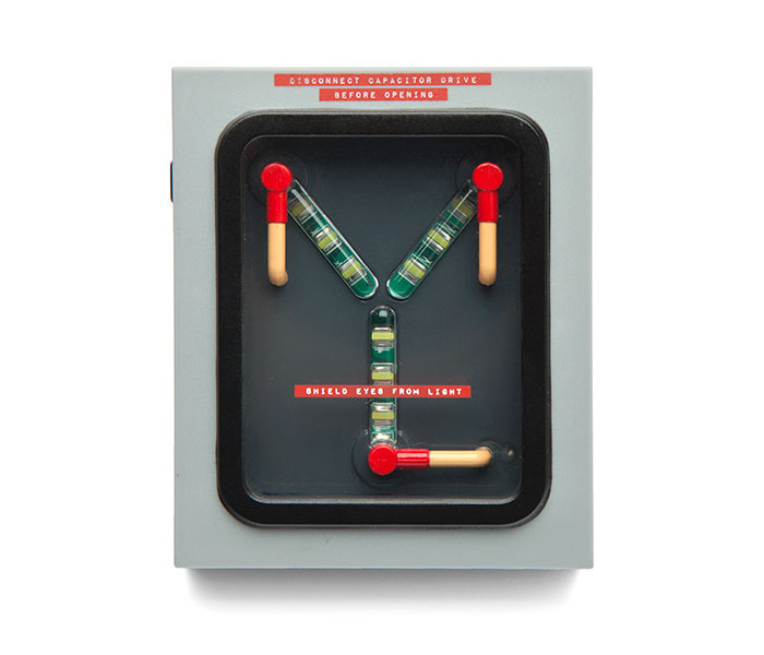 This &#8220;Back To The Future&#8221; Flux Capacitor Charger Lights Up When Your Phone&#8217;s Battery Hits 88%