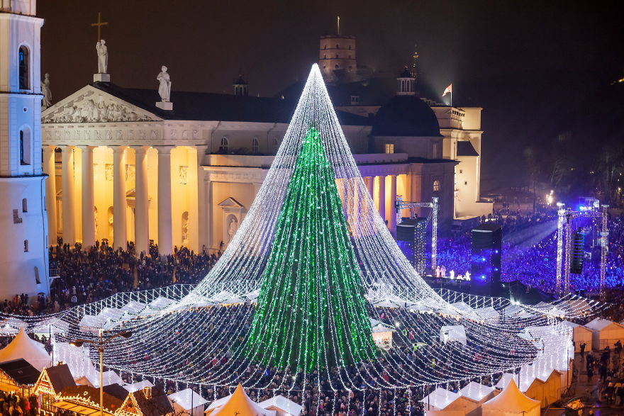 Unique Christmas Tree Illuminated By 50,000 Lightbulbs Opens Festive Season In Vilnius Unique Christmas Tree Illuminated By 50,000 Lightbulbs Opens Festive Season In Vilnius