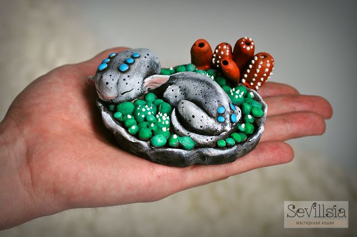 Russian Artist Combines Fantasy And Rasta Elements To Create Magical Cats