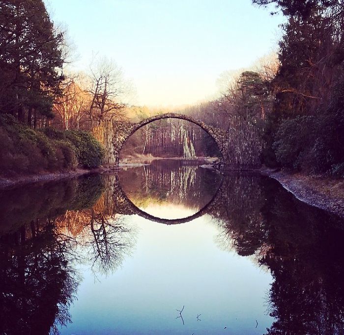 84 Reflections That Will Mess With Your Head 84 Reflections That Will Mess With Your Head