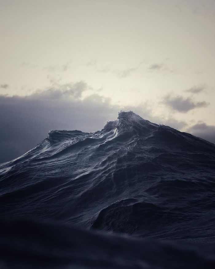 Breathtaking Wave Photos By Lloyd Meudell Look Like Mountains