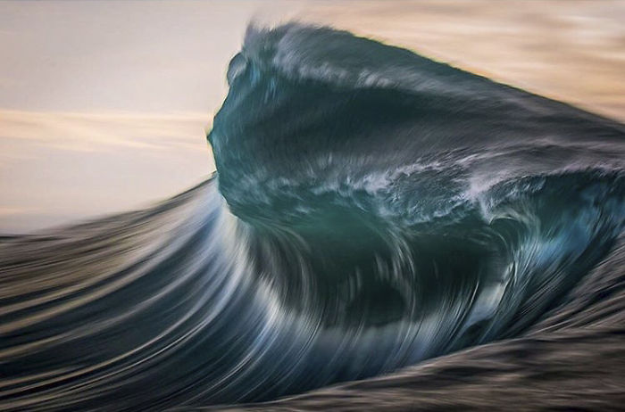 Breathtaking Wave Photos By Lloyd Meudell Look Like Mountains