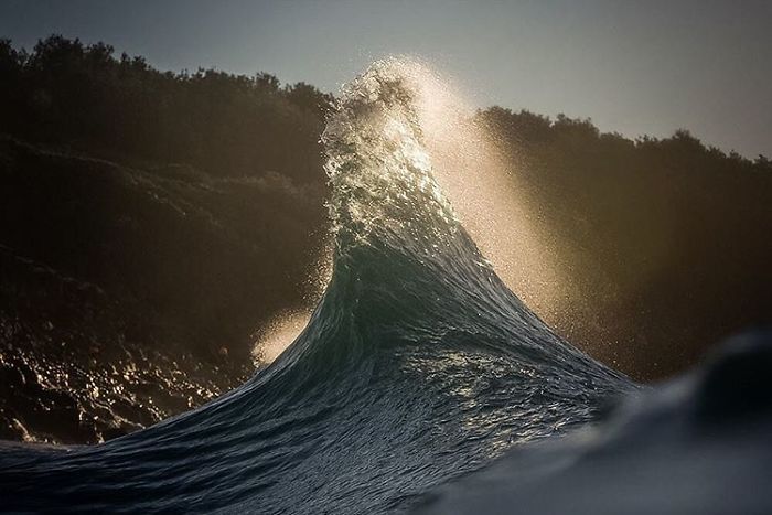 Breathtaking Wave Photos By Lloyd Meudell Look Like Mountains