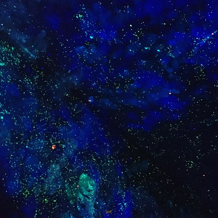 Woman Creates Glow-In-The-Dark Galaxy Painting For Boy Who Couldn&#8217;t Fall Asleep, Here&#8217;s His Reaction