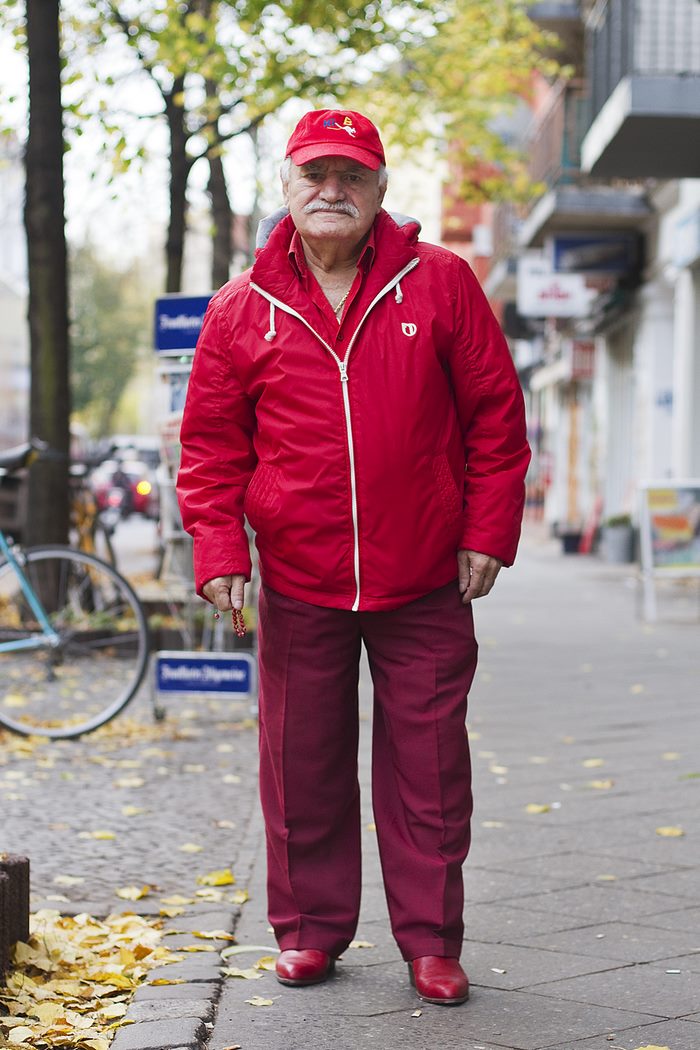Every Morning, 86-Year-Old Tailor Goes To Work In Different Outfit, Photographer Spends 3 Years Capturing It Every Morning, 86-Year-Old Tailor Goes To Work In Different Outfit, Photographer Spends 3 Years Capturing It