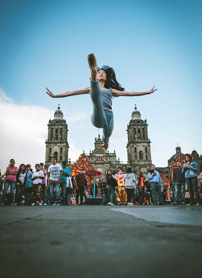 Photographer Documents Dancers Practicing In The Streets Of Mexico City To Prove Trump Was Wrong