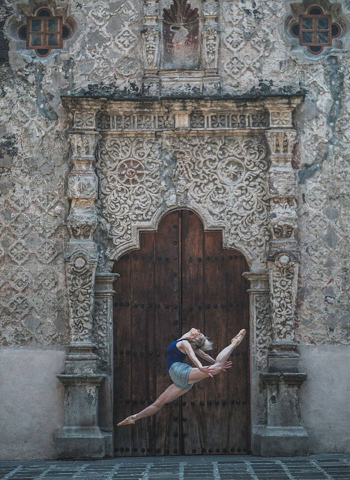 Photographer Documents Dancers Practicing In The Streets Of Mexico City To Prove Trump Was Wrong