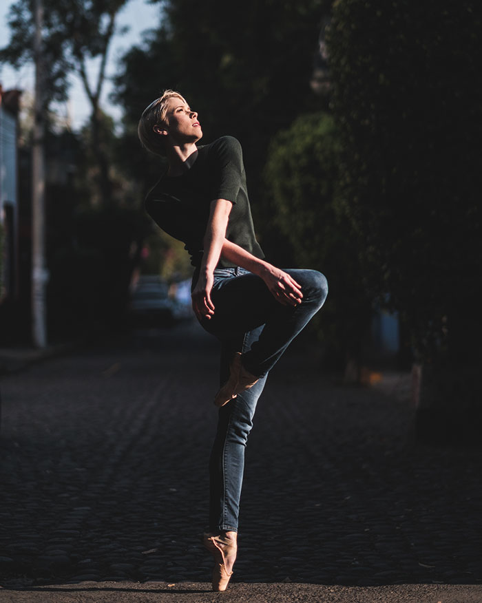 Photographer Documents Dancers Practicing In The Streets Of Mexico City To Prove Trump Was Wrong