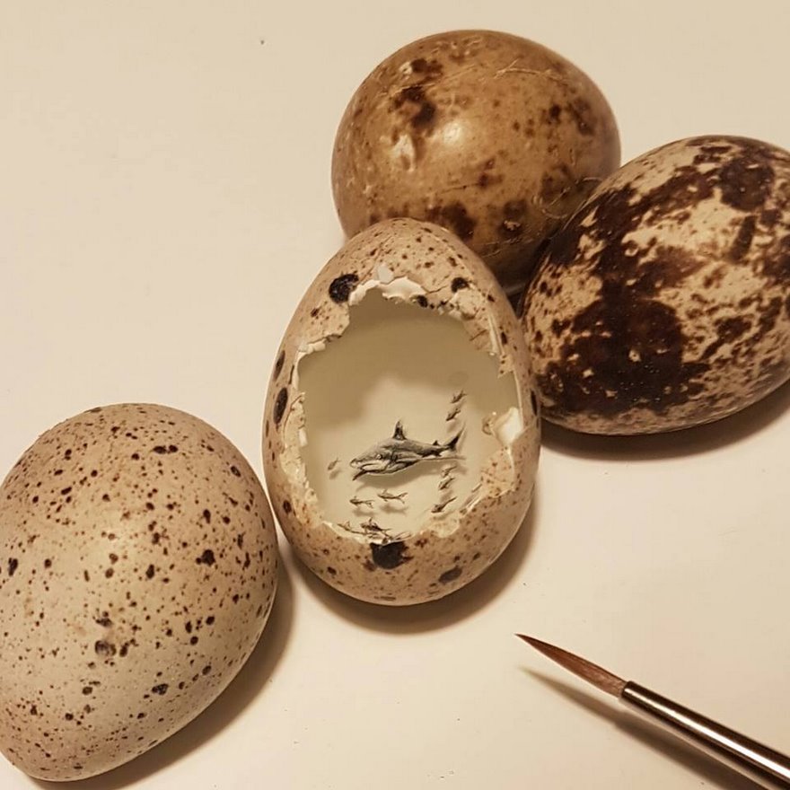 Turkish Artist Paints Unbelievably Tiny Paintings Onto Small Objects Turkish Artist Paints Unbelievably Tiny Paintings Onto Small Objects