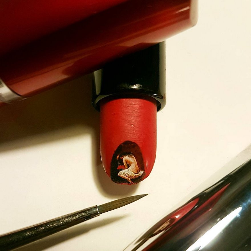 Turkish Artist Paints Unbelievably Tiny Paintings Onto Small Objects Turkish Artist Paints Unbelievably Tiny Paintings Onto Small Objects