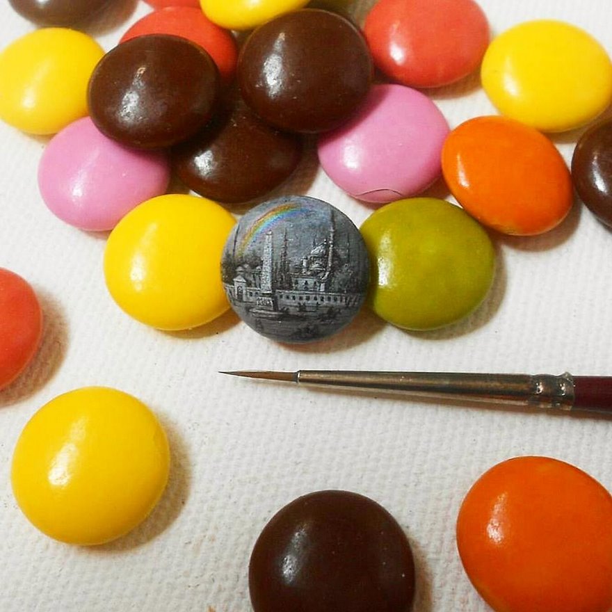 Turkish Artist Paints Unbelievably Tiny Paintings Onto Small Objects Turkish Artist Paints Unbelievably Tiny Paintings Onto Small Objects