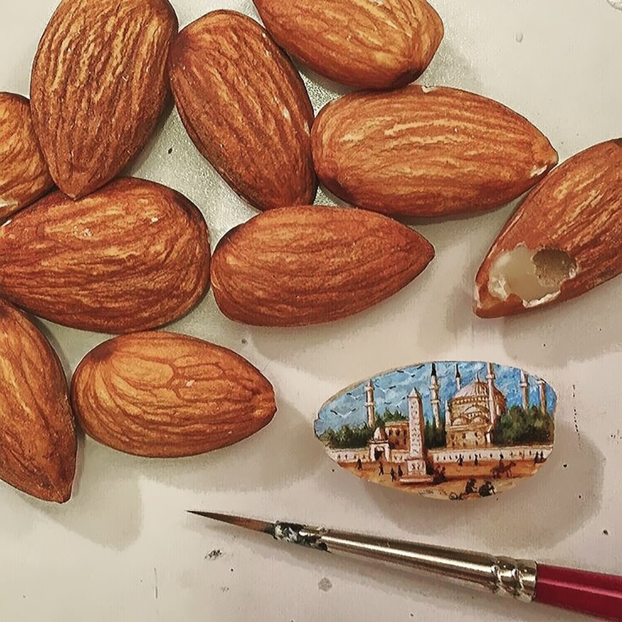 Turkish Artist Paints Unbelievably Tiny Paintings Onto Small Objects Turkish Artist Paints Unbelievably Tiny Paintings Onto Small Objects