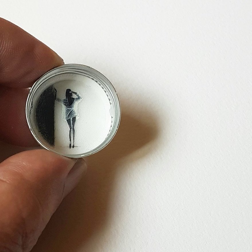 Turkish Artist Paints Unbelievably Tiny Paintings Onto Small Objects Turkish Artist Paints Unbelievably Tiny Paintings Onto Small Objects