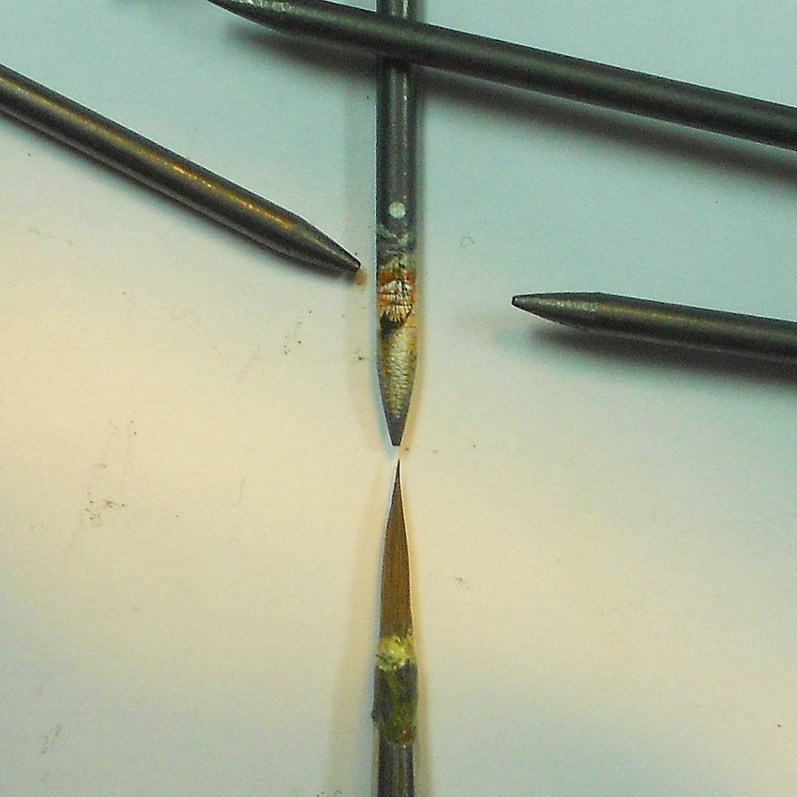 Turkish Artist Paints Unbelievably Tiny Paintings Onto Small Objects Turkish Artist Paints Unbelievably Tiny Paintings Onto Small Objects