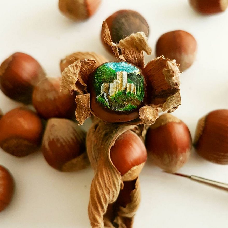 Turkish Artist Paints Unbelievably Tiny Paintings Onto Small Objects Turkish Artist Paints Unbelievably Tiny Paintings Onto Small Objects
