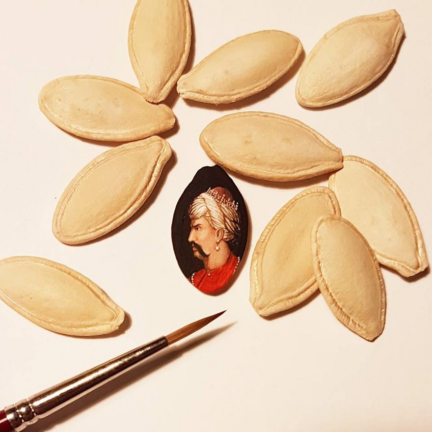 Turkish Artist Paints Unbelievably Tiny Paintings Onto Small Objects Turkish Artist Paints Unbelievably Tiny Paintings Onto Small Objects