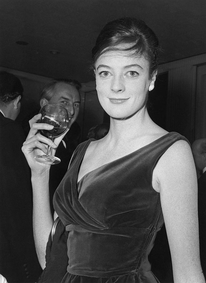 17 Beautiful Throwback Pics Of Dame Maggie Smith
