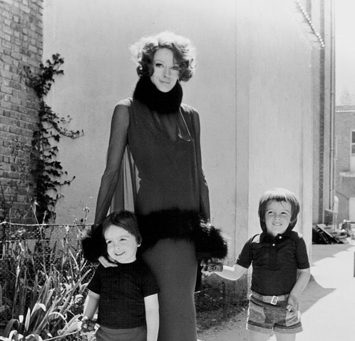 17 Beautiful Throwback Pics Of Dame Maggie Smith