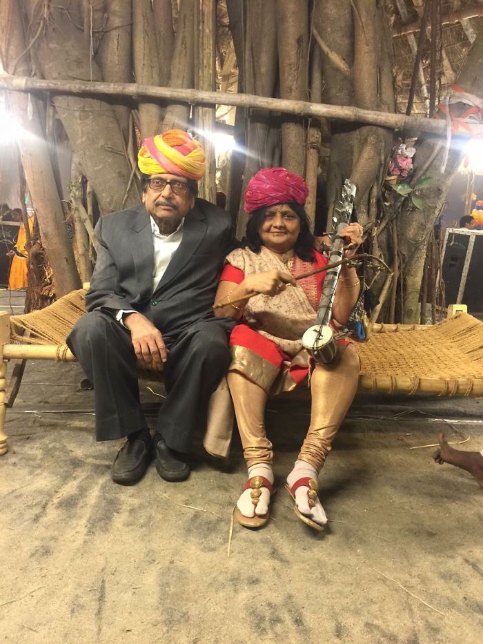 Husky Gets Stuck On Coconut Tree, The Internet Decides To Help&#8230; With Photoshop (68 Pics)