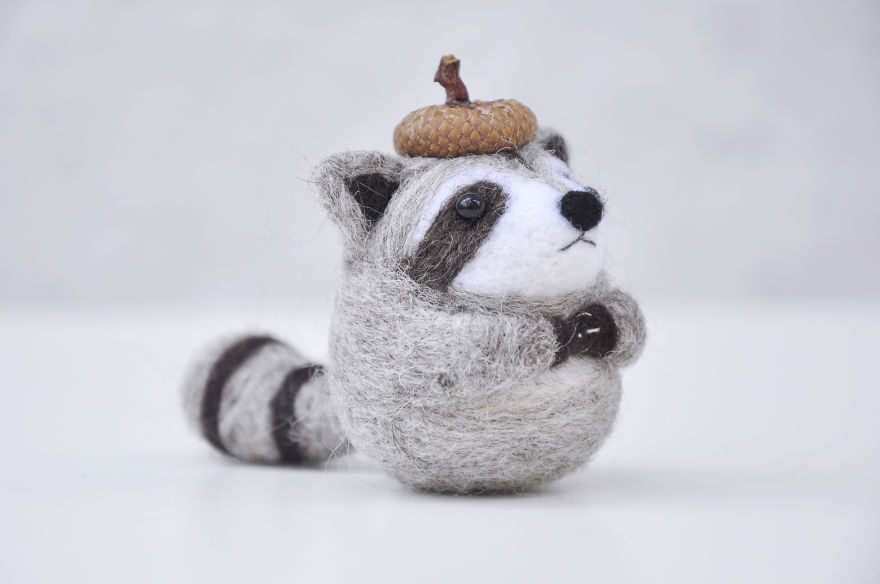 I Make Needle Felted Animal Ornaments Wearing Tiny Acorn Berets I Make Needle Felted Animal Ornaments Wearing Tiny Acorn Berets