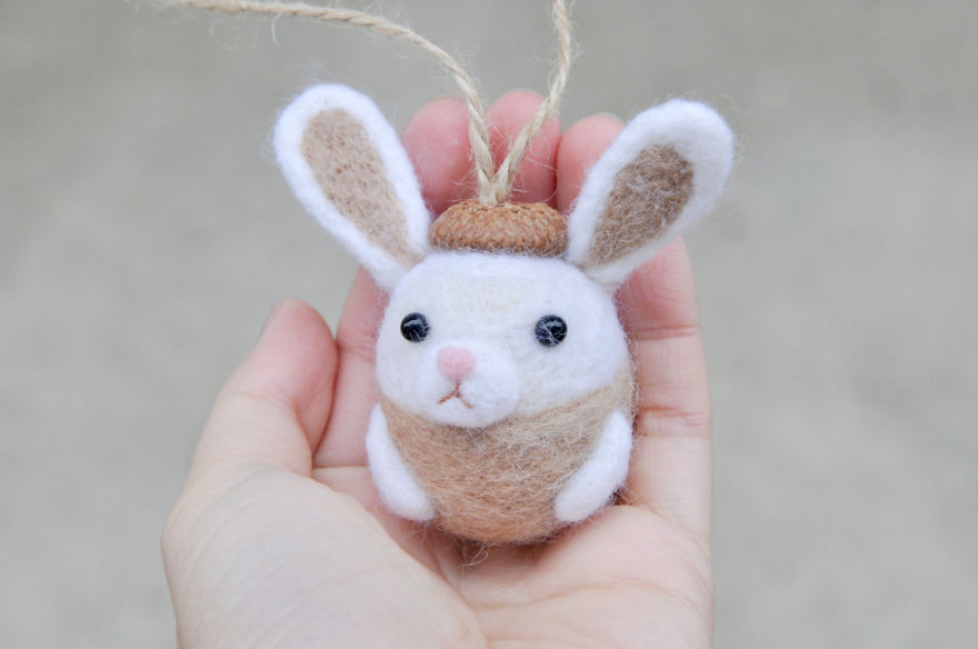 I Make Needle Felted Animal Ornaments Wearing Tiny Acorn Berets I Make Needle Felted Animal Ornaments Wearing Tiny Acorn Berets