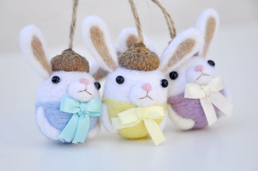 I Make Needle Felted Animal Ornaments Wearing Tiny Acorn Berets I Make Needle Felted Animal Ornaments Wearing Tiny Acorn Berets