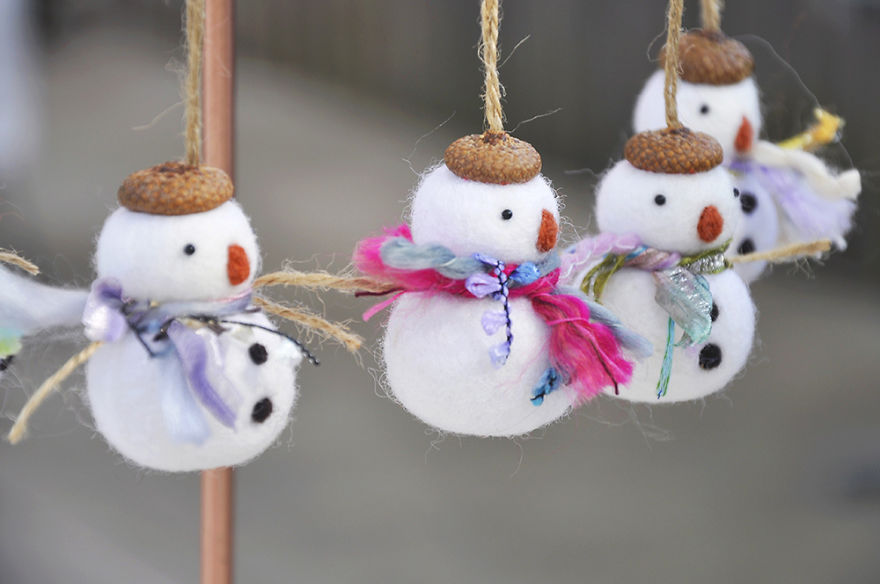 I Make Needle Felted Animal Ornaments Wearing Tiny Acorn Berets I Make Needle Felted Animal Ornaments Wearing Tiny Acorn Berets